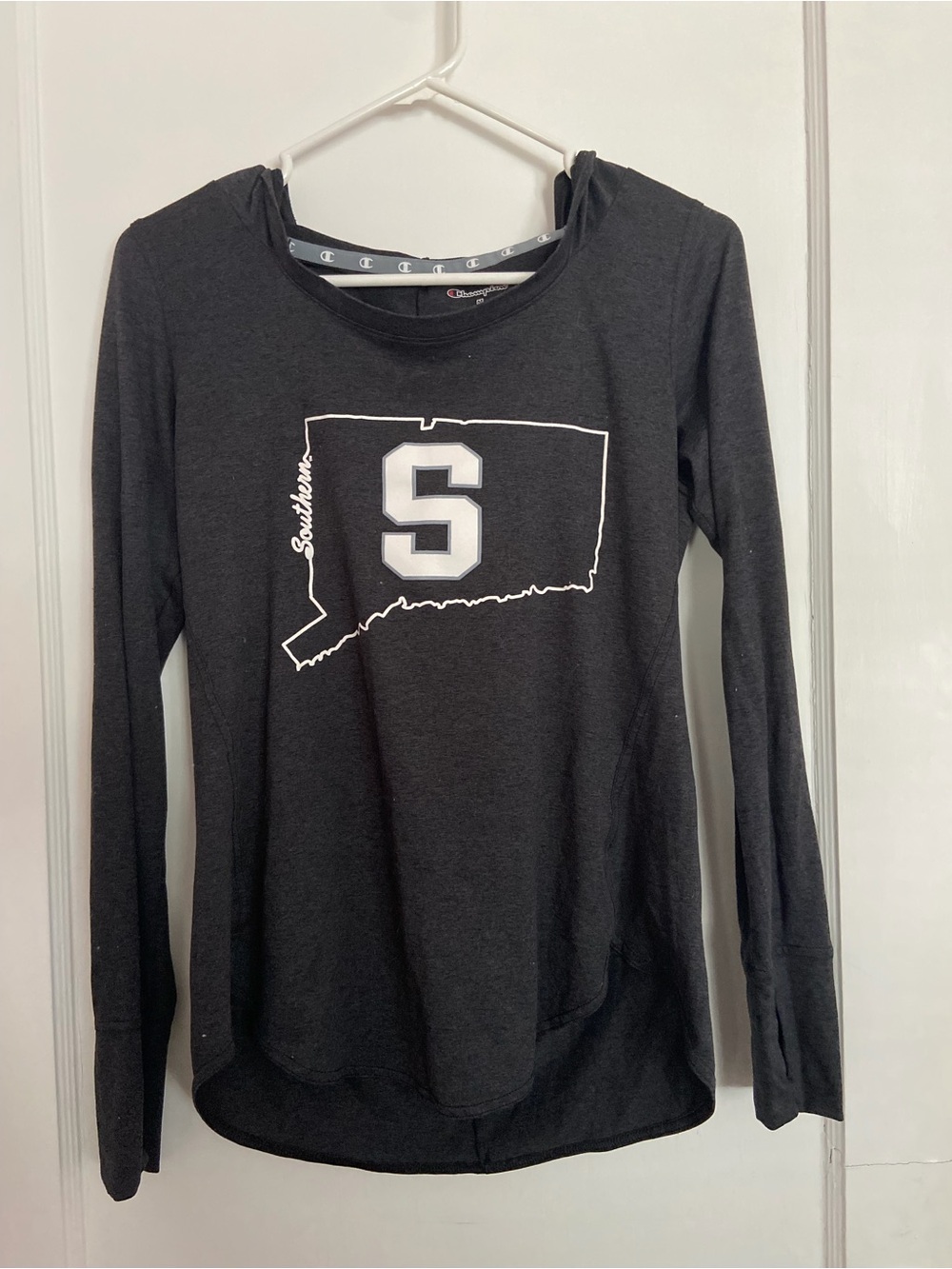 Southern Connecticut state university champion long sleeve size medium shirt